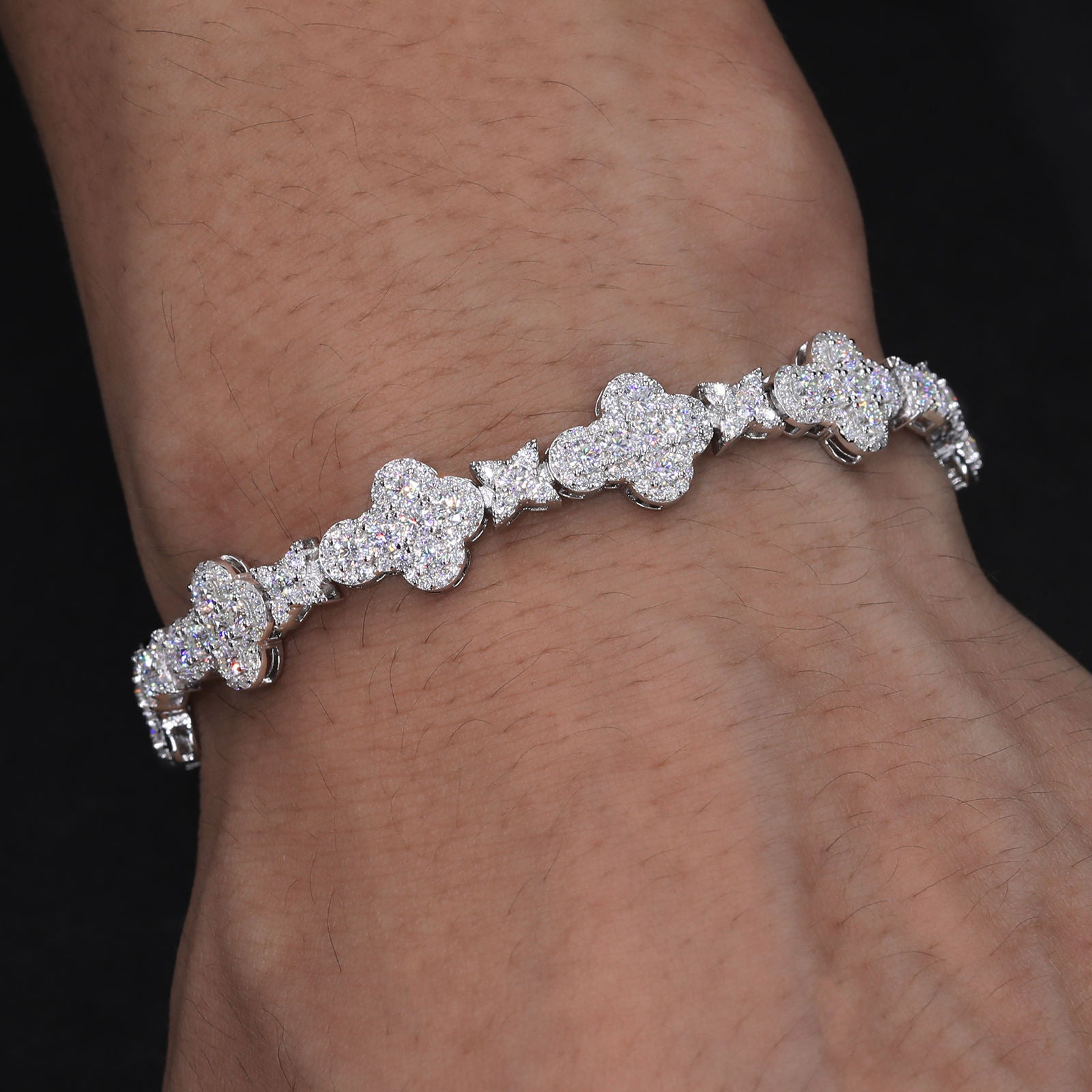 Pulsera de diseño con moissanita para mujer. Elegante pulsera de plata de ley 925.