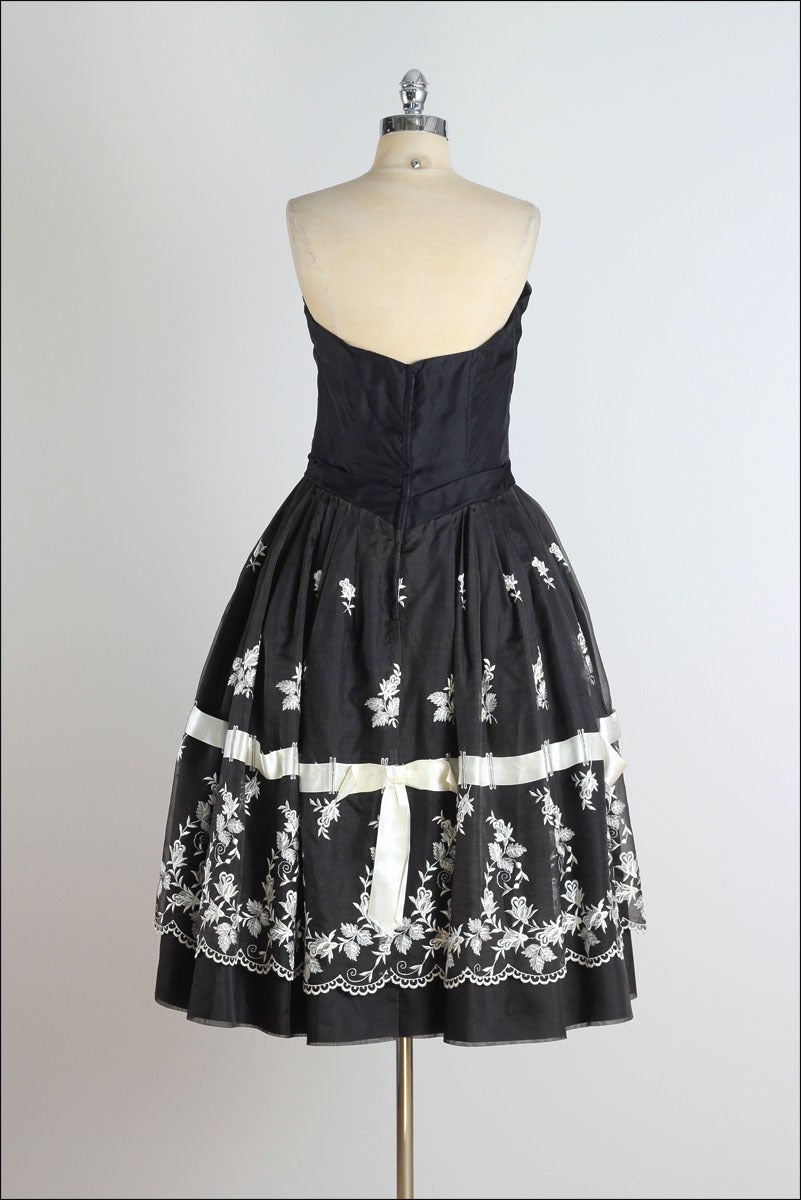 1950's Black Embroidered Organza Strapless Dress For Sale 2