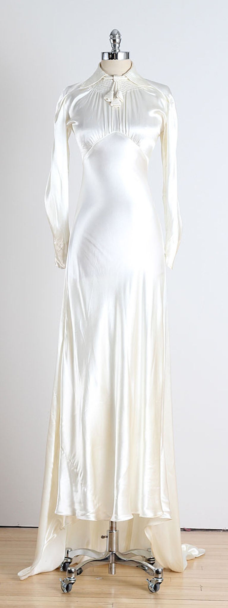 1930's Silk Satin Bell Tassel Wedding Dress 4
