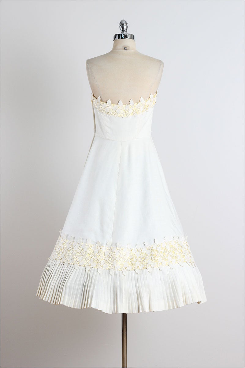 1950s Harvey Berin Linen Lace Strapless Dress For Sale 2