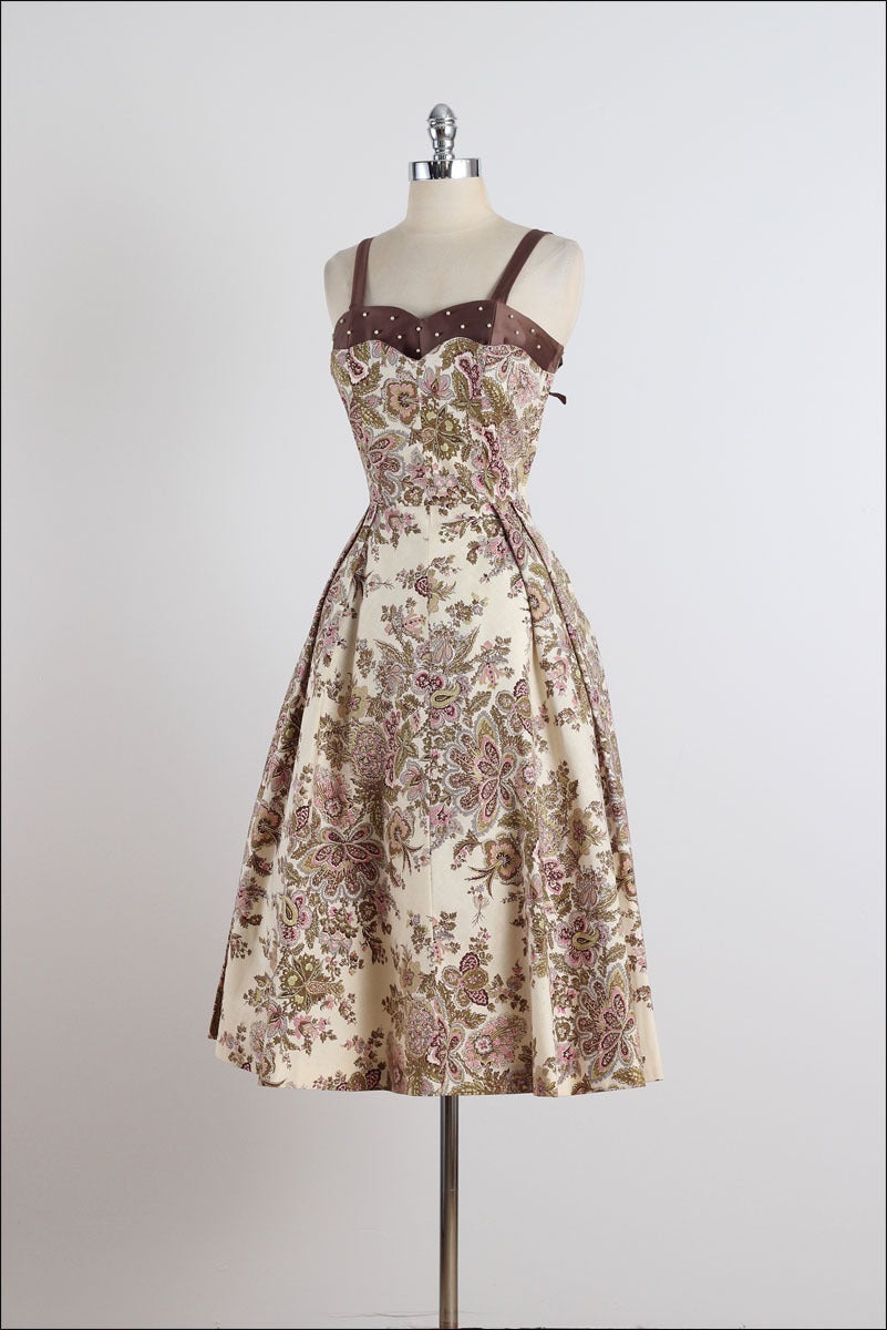1950s Romantic Floral Pearl Studded Paisley Print Dress 2