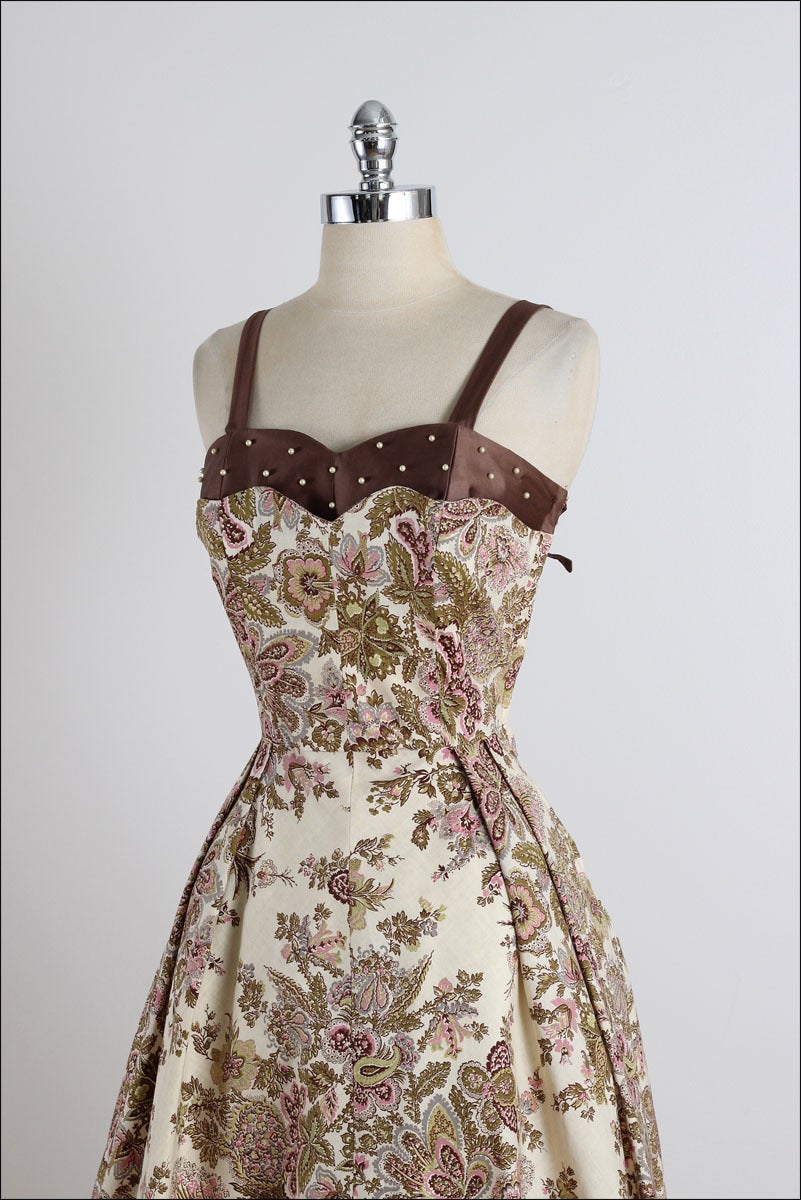 1950s Romantic Floral Pearl Studded Paisley Print Dress 3