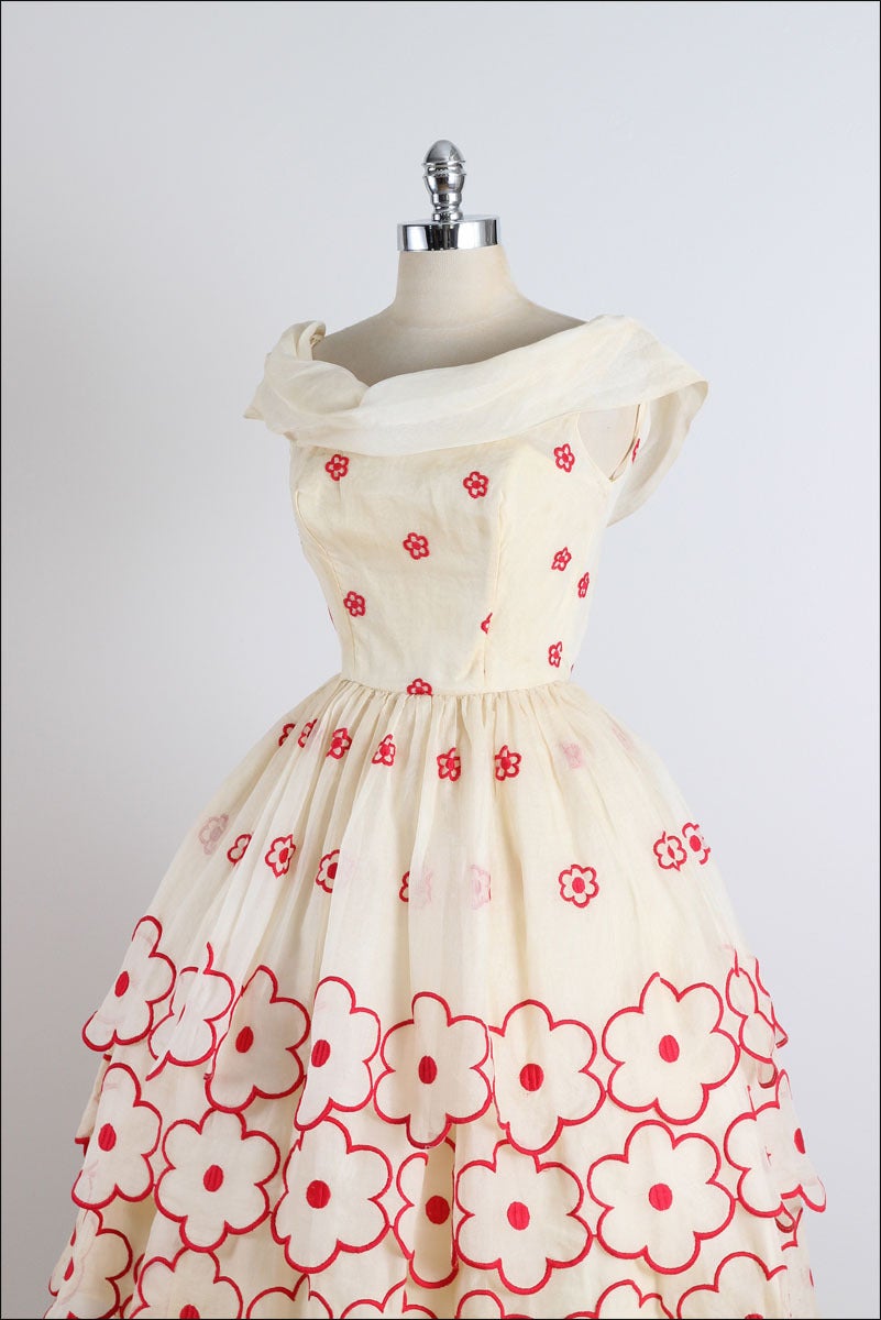 Women's 1950s Whimsical Floral Embroidered Organza Dress