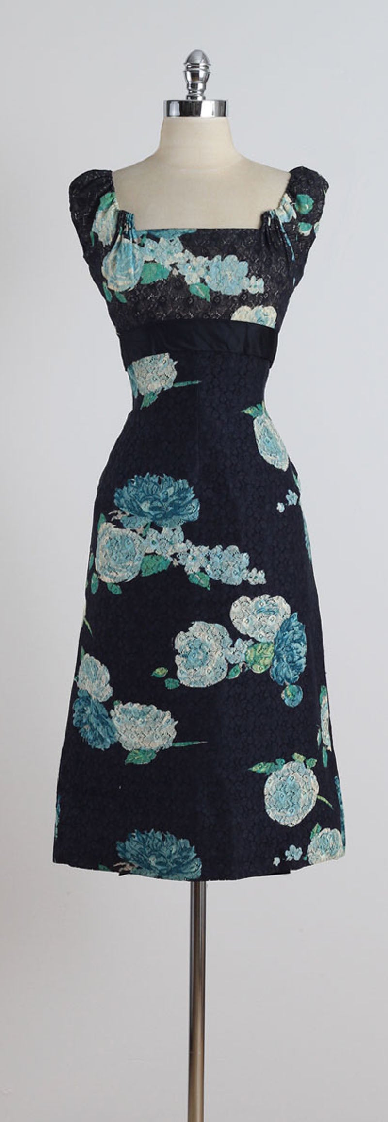 1950s Painted Lace Cocktail Dress 4