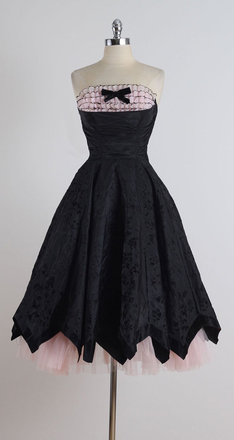 1950s Black Pink Flocked Ruffle Trim Cocktail Dress For Sale 4