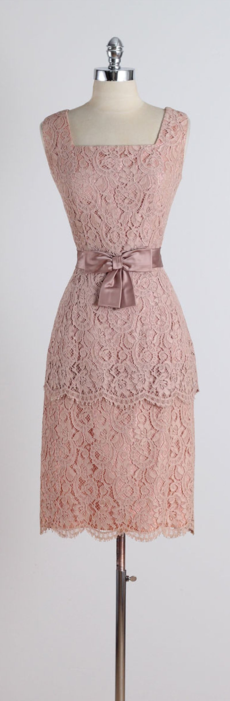 Vintage 1950s Rose Lace Cocktail Dress For Sale 4