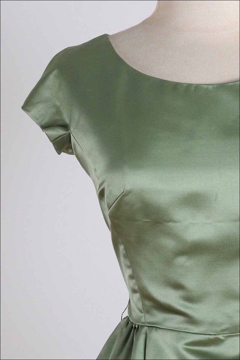 Vintage 1960s Harvey Berin Green Floral Silk Velvet Party Dress In Excellent Condition In Hudson on the Saint Croix, WI