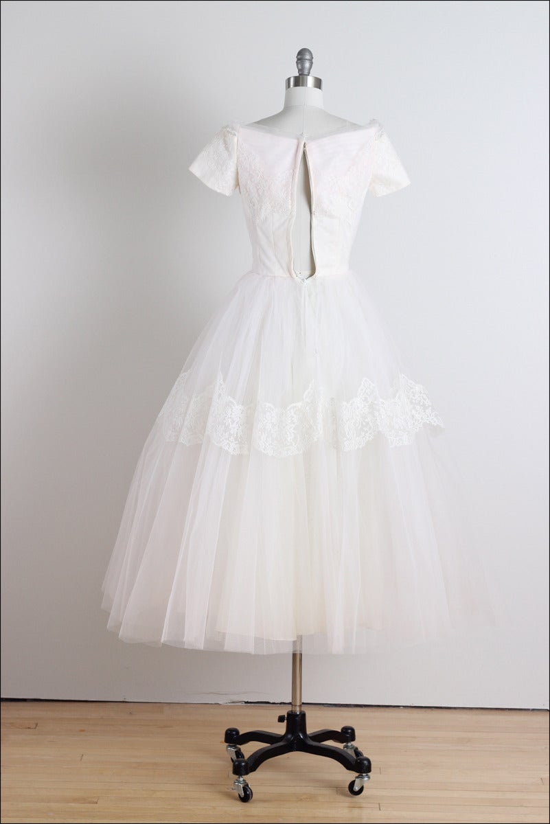Vintage 1950s White Blush Tulle & Lace Wedding Dress 4