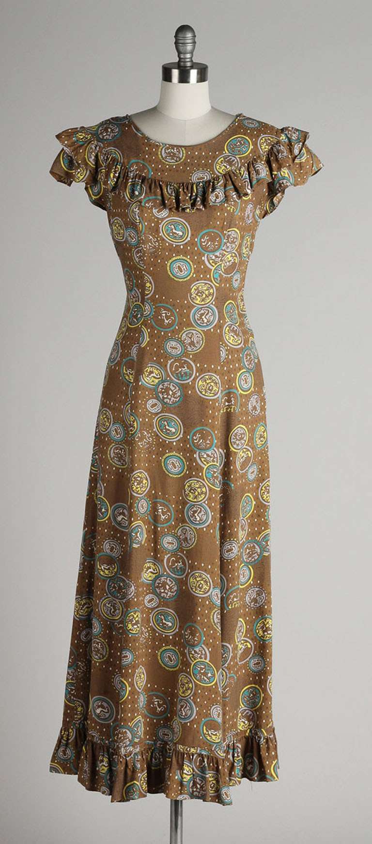 Vintage 1940's Kamehameha Mythical Print Dress 5