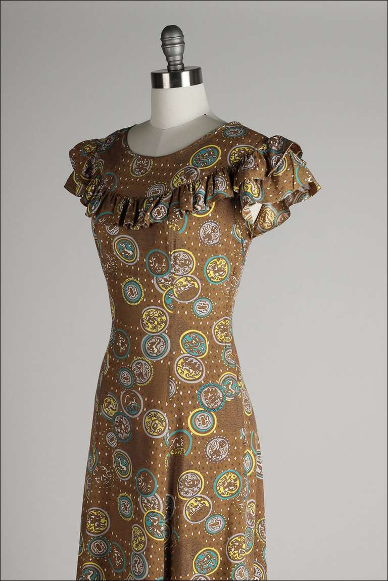 Vintage 1940's Kamehameha Mythical Print Dress 2