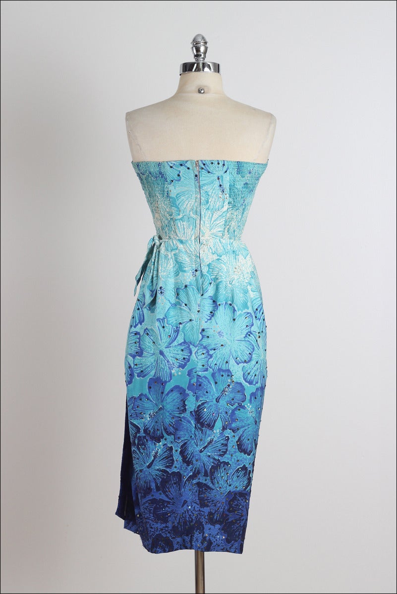 Vintage 1950s Ombre Blue Hawaiian Floral Cotton Sarong Dress 4