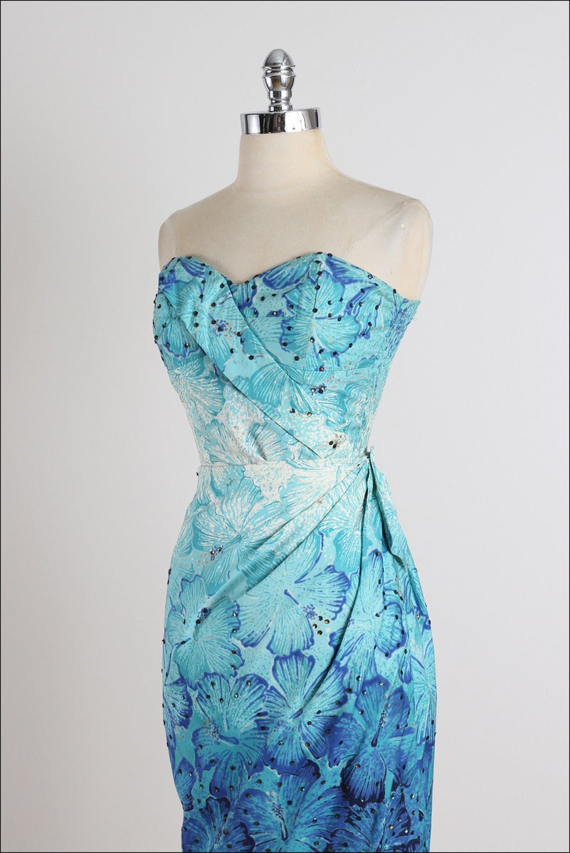 Women's Vintage 1950s Ombre Blue Hawaiian Floral Cotton Sarong Dress