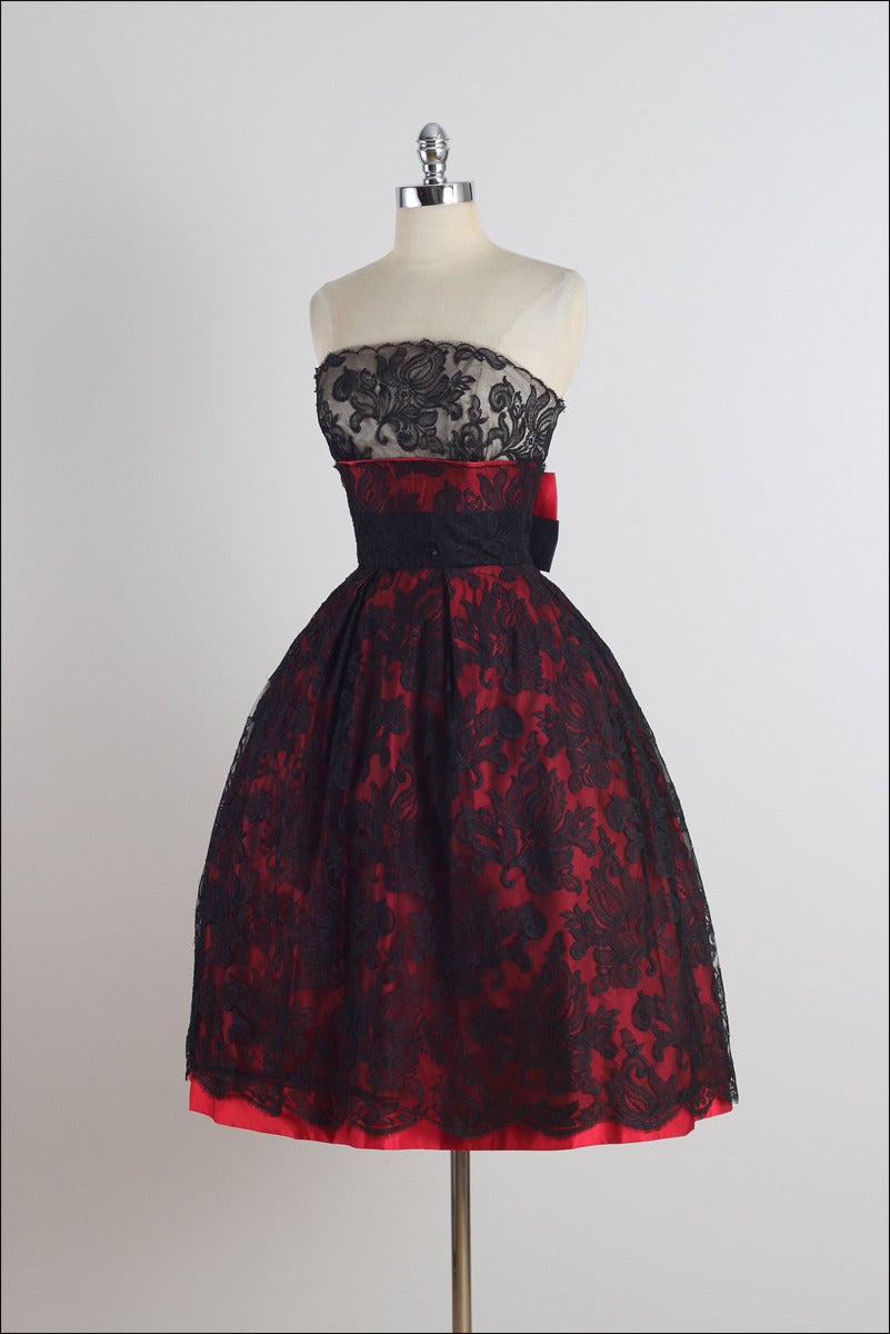 Vintage 1950s Bullocks Wilshire Red Black Lace Satin Dress 3