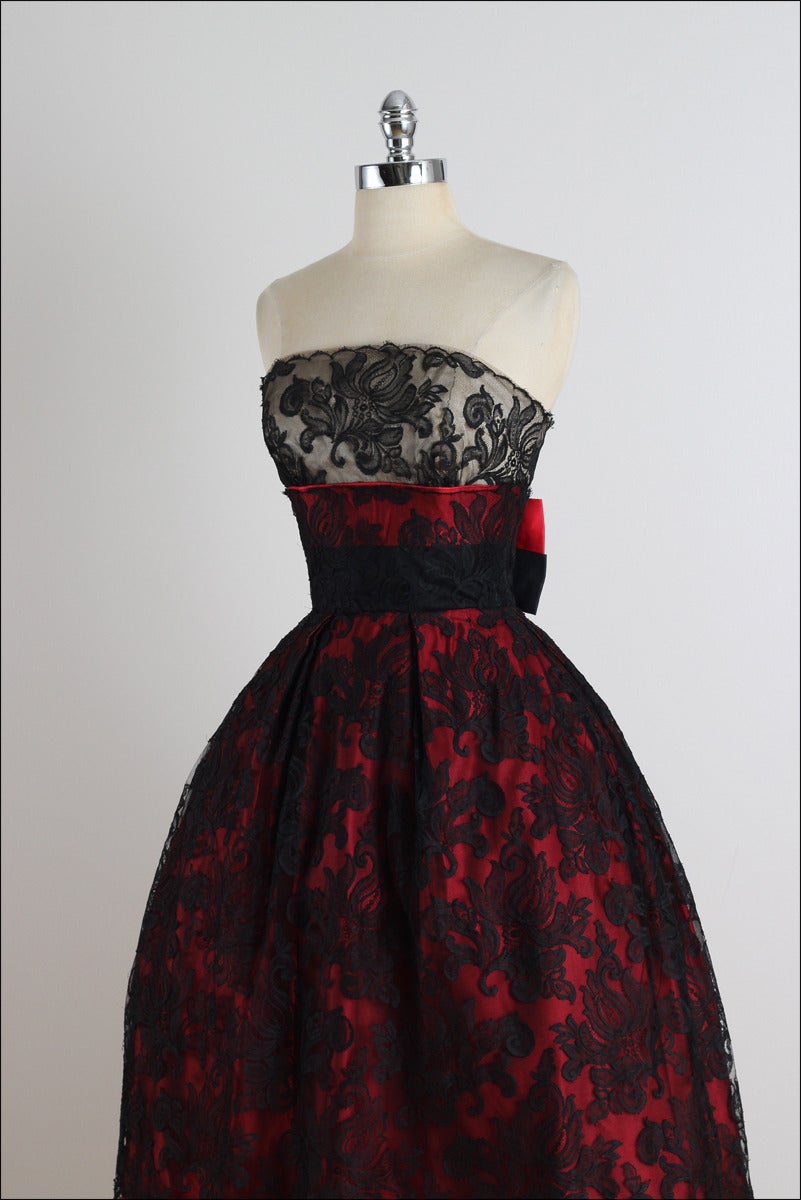 Vintage 1950s Bullocks Wilshire Red Black Lace Satin Dress 2