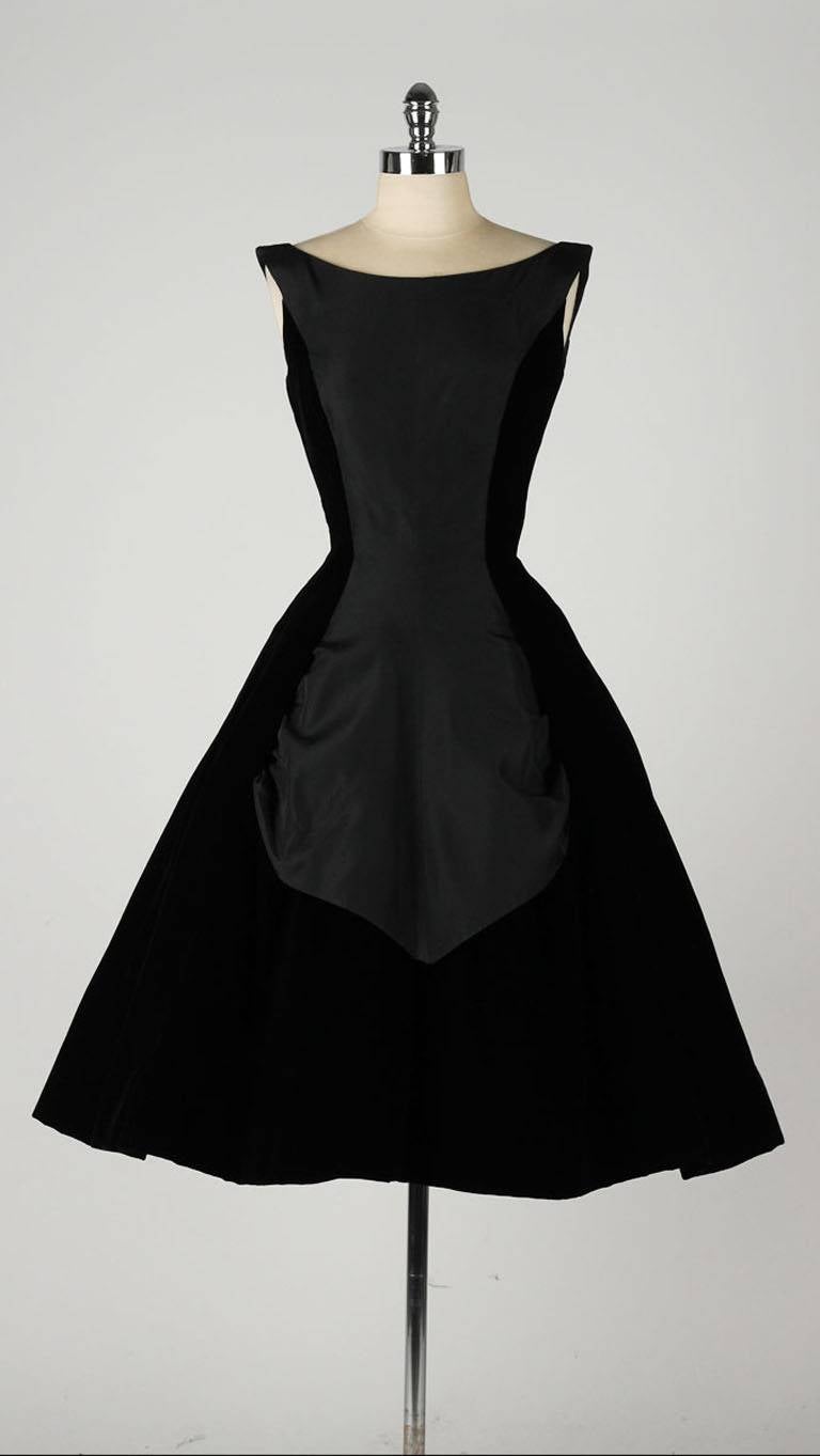 Vintage 1950's Black Velvet Suzy Perette Dress 4