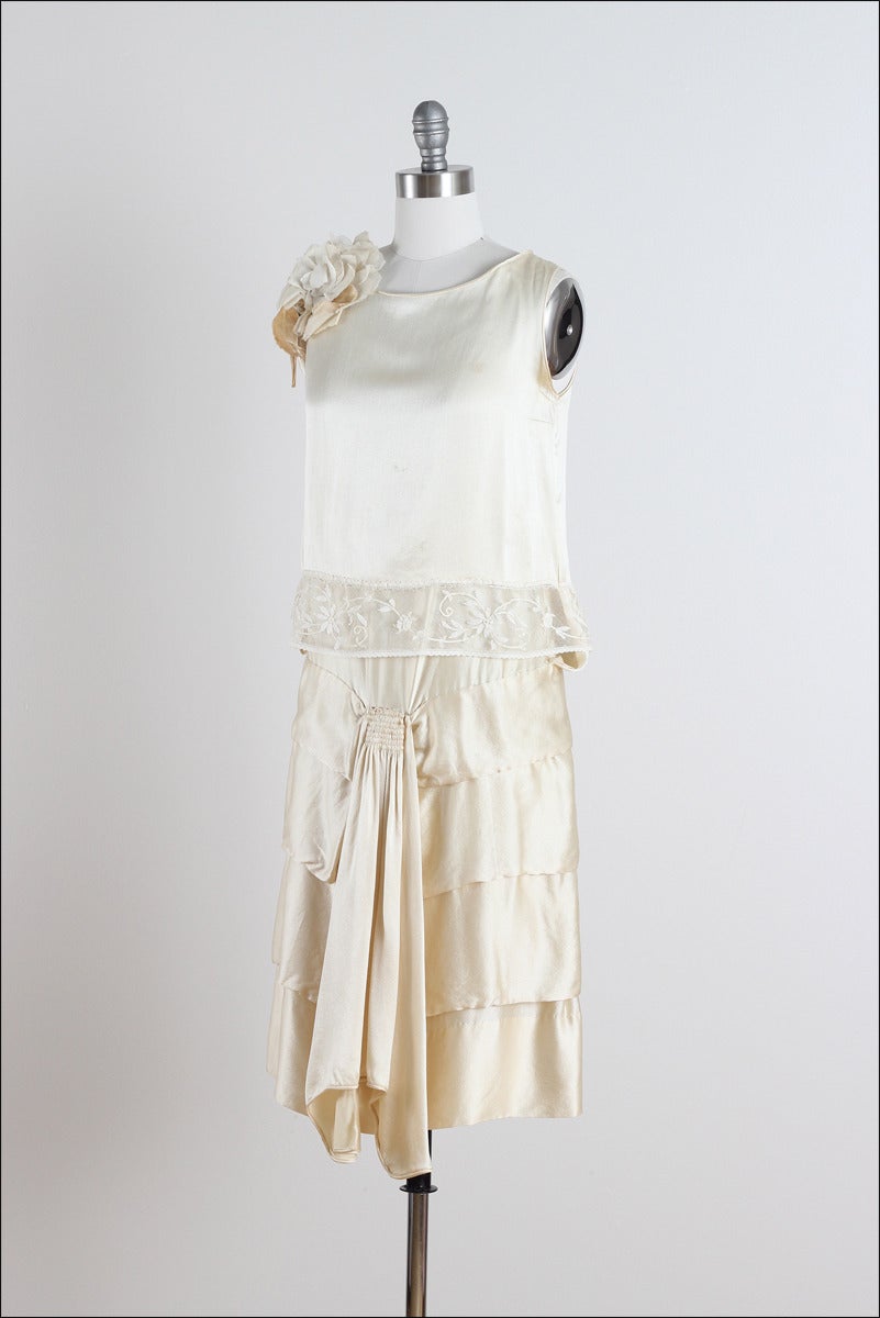 Vintage 1920s Ivory Silk Flapper Dress For Sale 3