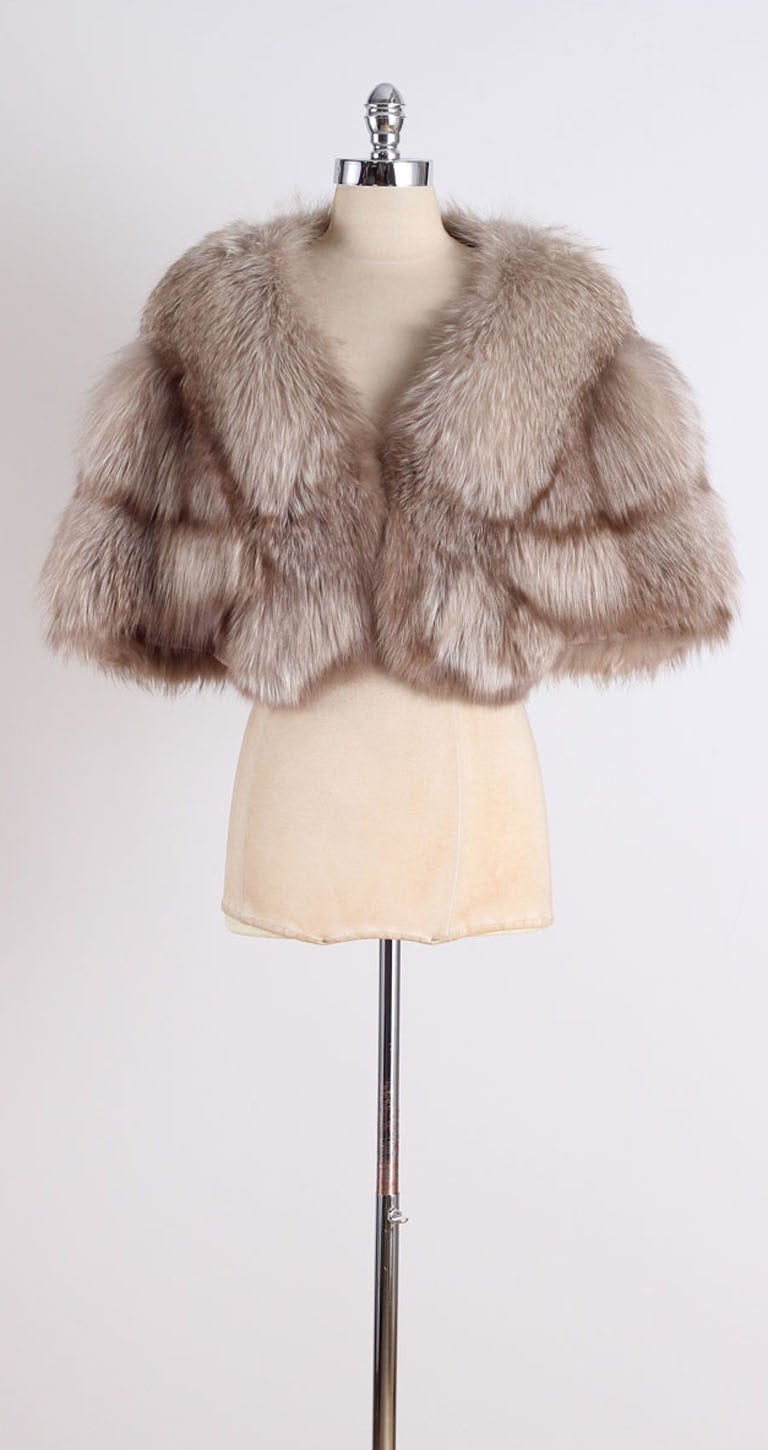 Vintage 1950's Fox Fur Cape 3