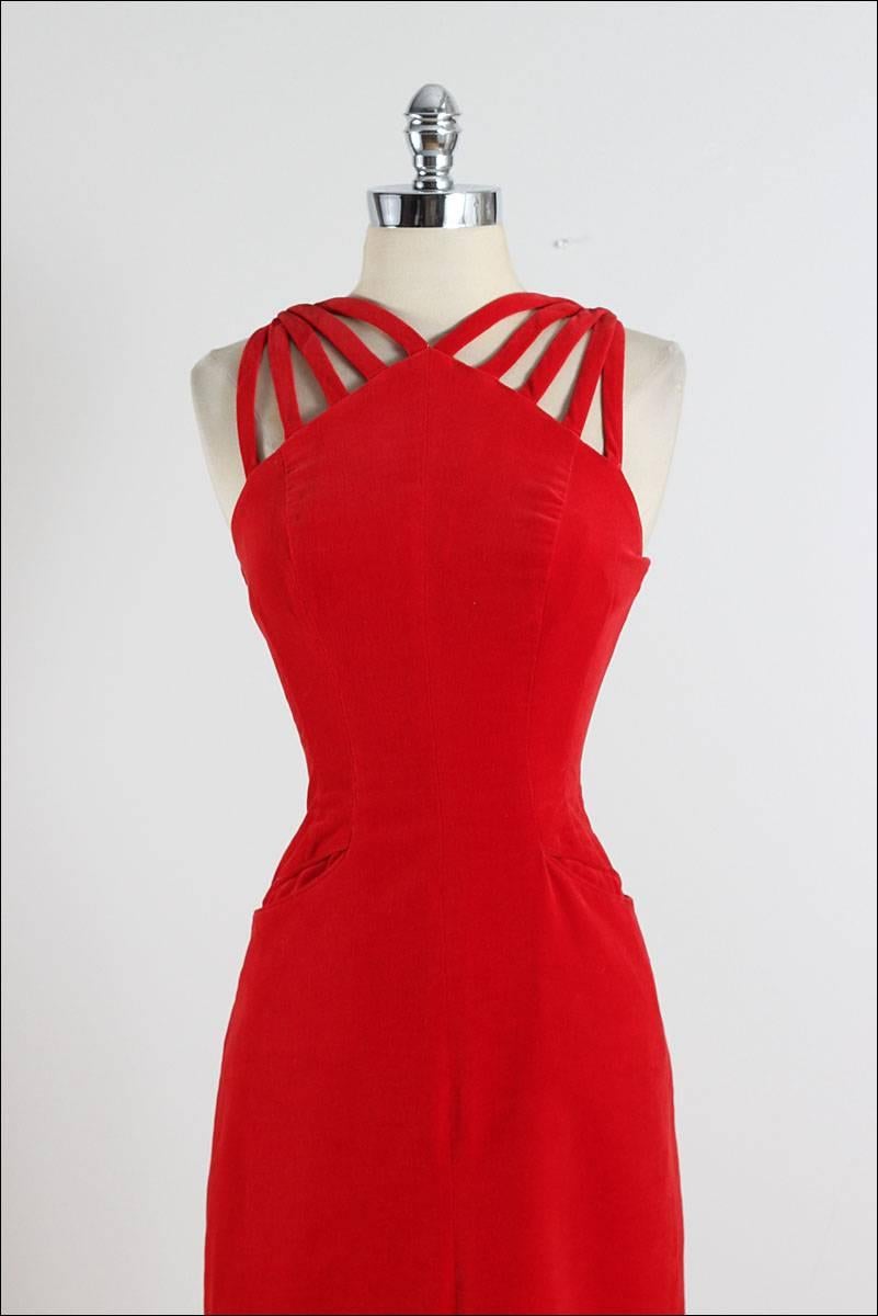 ➳ vintage 1950s dress

* red velvet
* acetate lining
* multiple strap front
* pockets
* metal back zipper
* by Mindy Ross

condition | excellent 

fits like xs/s

length 45.5