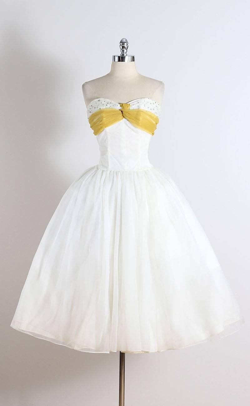 Vintage 1950s White Yellow Star Chiffon Party Dress For Sale 4