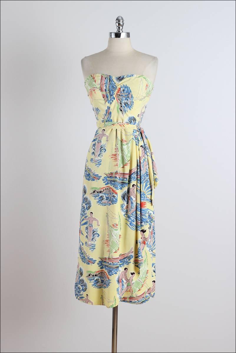 ➳ vintage 1950s sarong dress

* yellow rayon
* hawaiian surf print
* side tie
* matching bolero
* metal side zipper
* by Surfriders Sportswear

condition | excellent

fits like medium

dress length 39