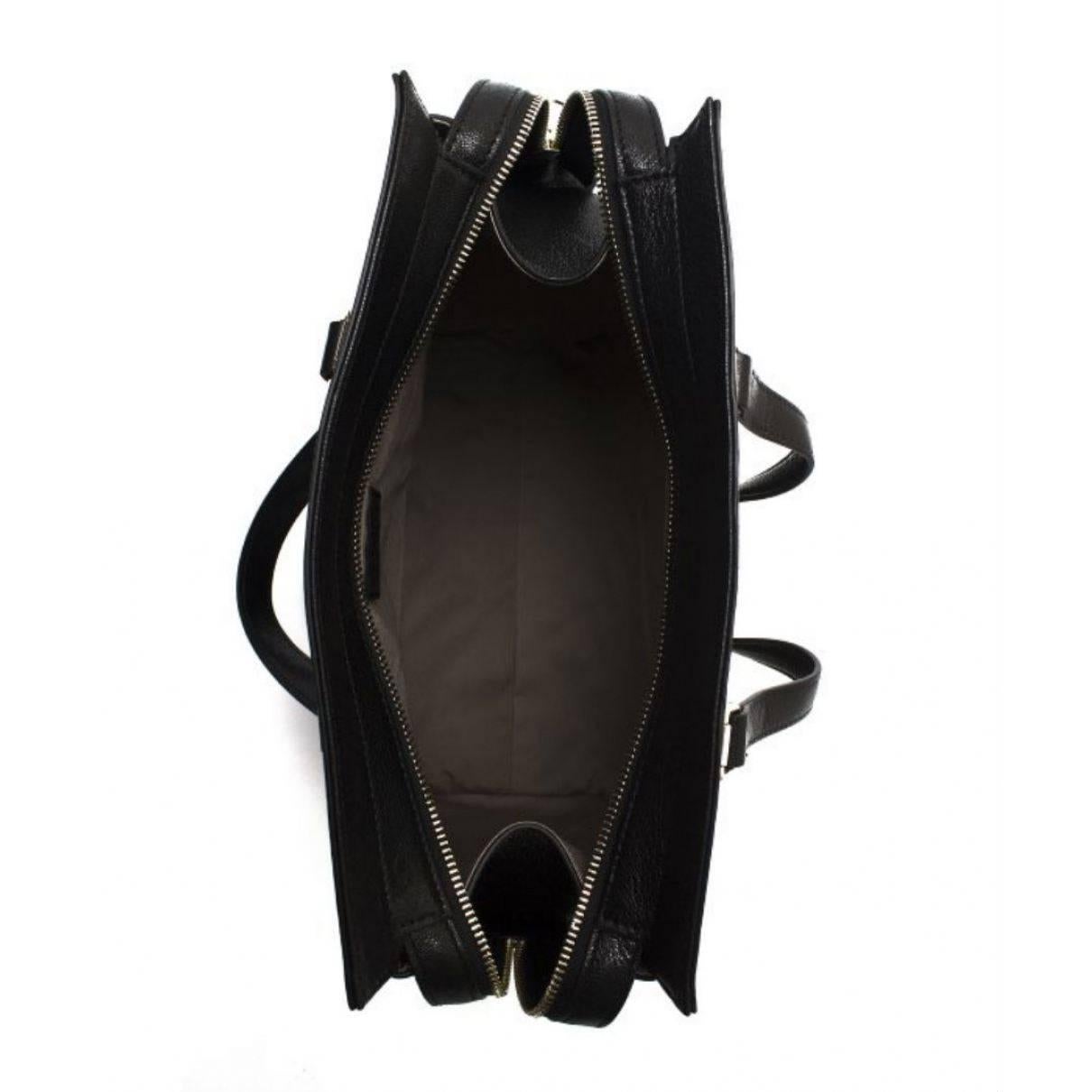 Versace Leather Handbag In New Condition In Los Angeles, CA