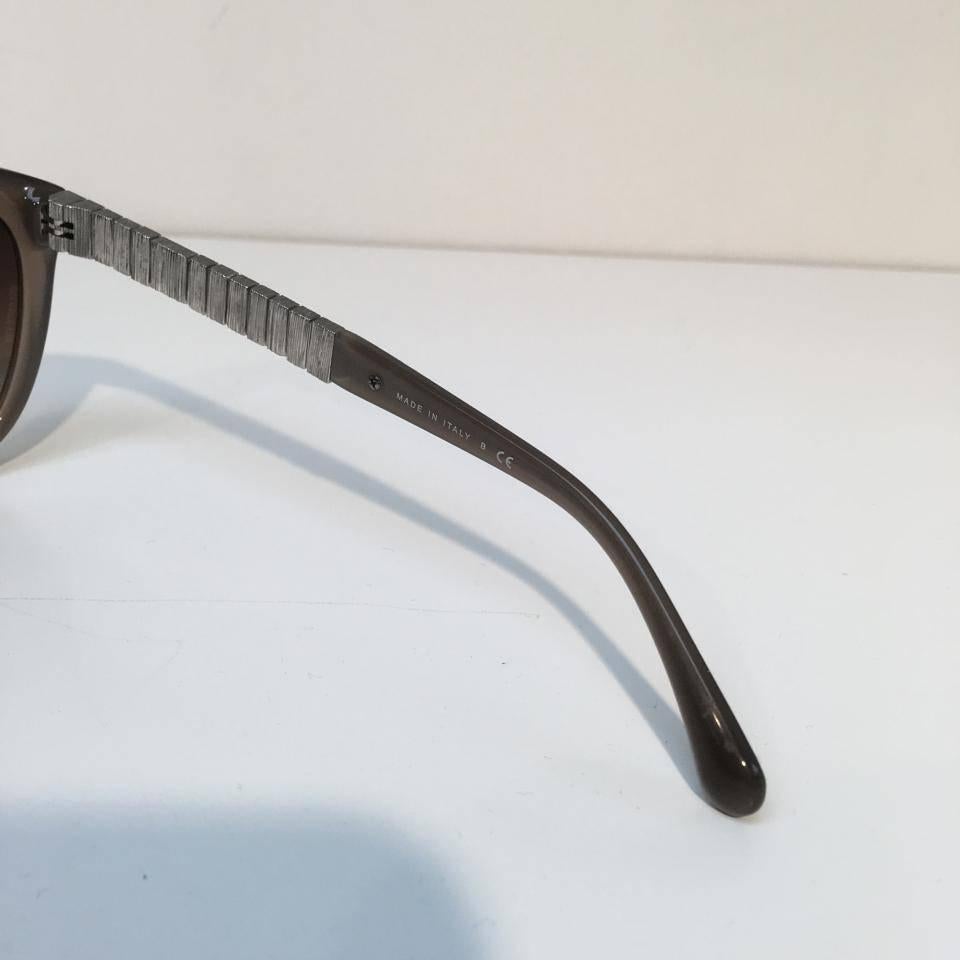 Chanel Sunglasses, Brown (CH5309B)

Brand new, never used and in excellent condition

Chanel 5309B sunglasses are a part of the Prestige collection and inspired by Coco's passion for costume jewelry. 5309B temples are richly decorated in
