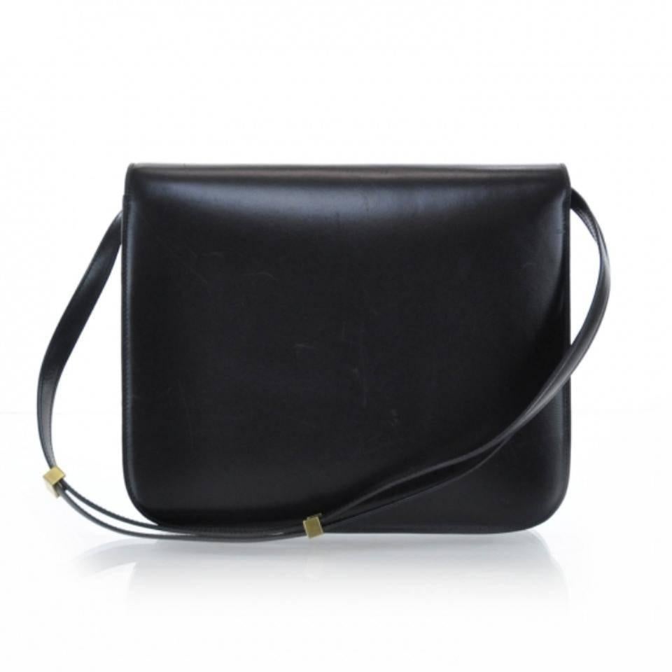 Celine Classic Medium Box Crossbody Bag, Blue

Celine classic box crossbody bag is designed in color which is easy to fit your shoes and clothes, and convenience for any occasions, such as shopping, travelling and office. They are never out of