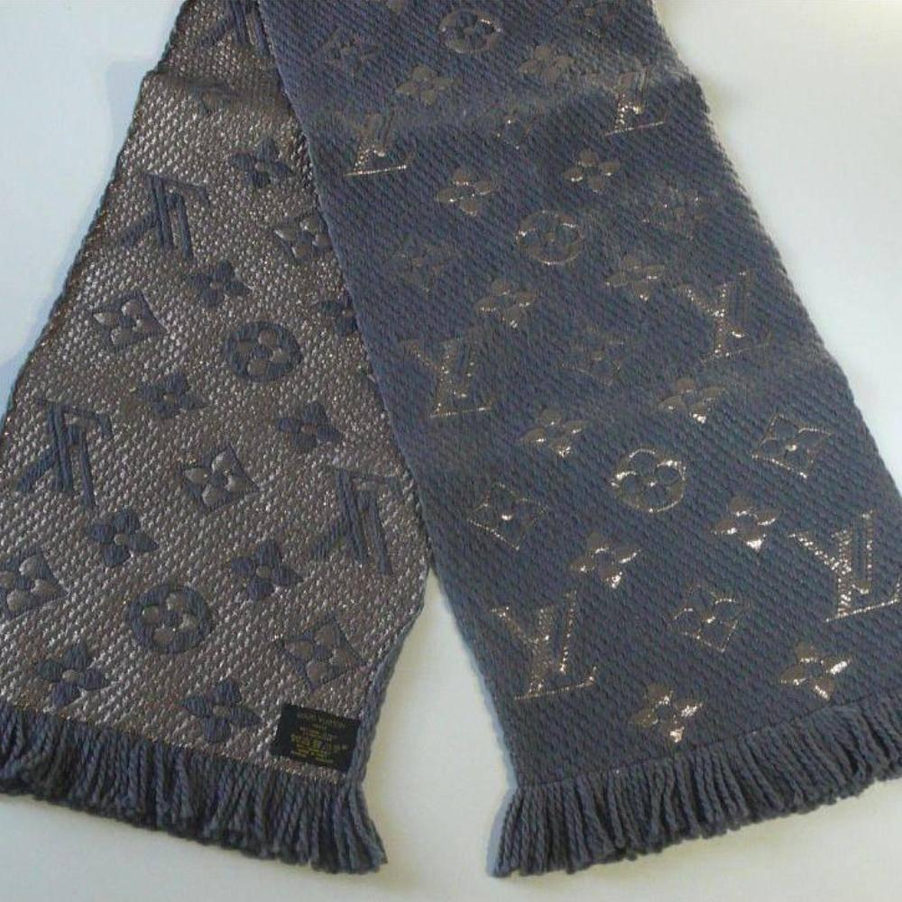 Louis Vuitton Logomania Shine Wool Scarf Gray Lurex (M70467) In New Condition In Los Angeles, CA