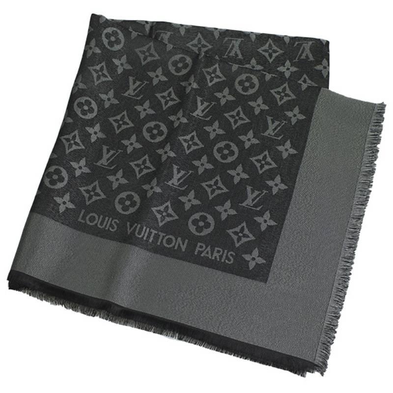 Louis Vuitton Monogram Black Shine Shawl (M72252) In Excellent Condition For Sale In Los Angeles, CA