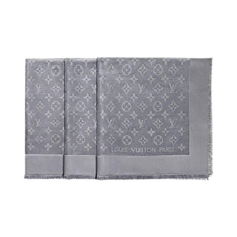 Louis Vuitton Monogram Shine Shawl Charcoal Gray (M72414)

From Louis Vuitton collection, this luxuriously soft monogram shawl is subtle, feminine and ideal for everyday use. Soft and warm due to its mixture of silk and wool this shawl is printed
