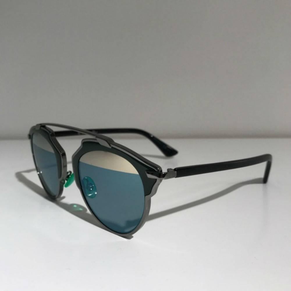 Dior So Real Split Sunglasses Green
Perfect condition with box, no cloth
Made in Italy.
