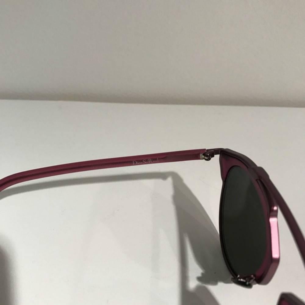 Dior So Real Split Sunglasses Burgundy In New Condition For Sale In Los Angeles, CA