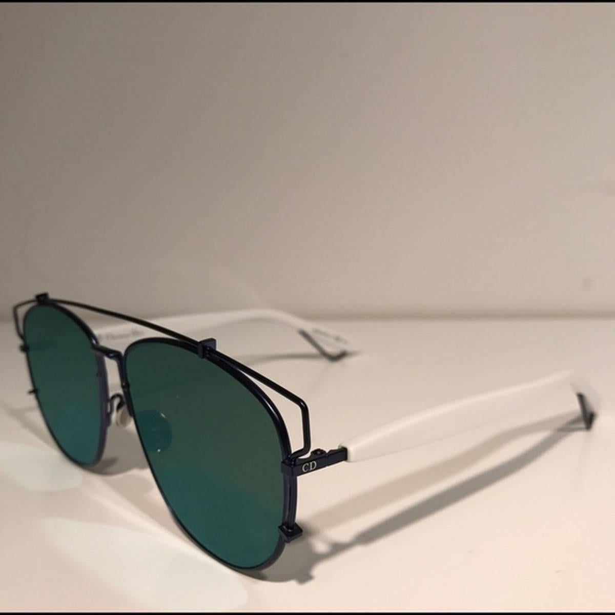 Dior White Mirrored Technologic Sunglasses
Color: Black/White
Size: OS

Brand new with box.
Unused condition.
No flaws.
Made in Italy.