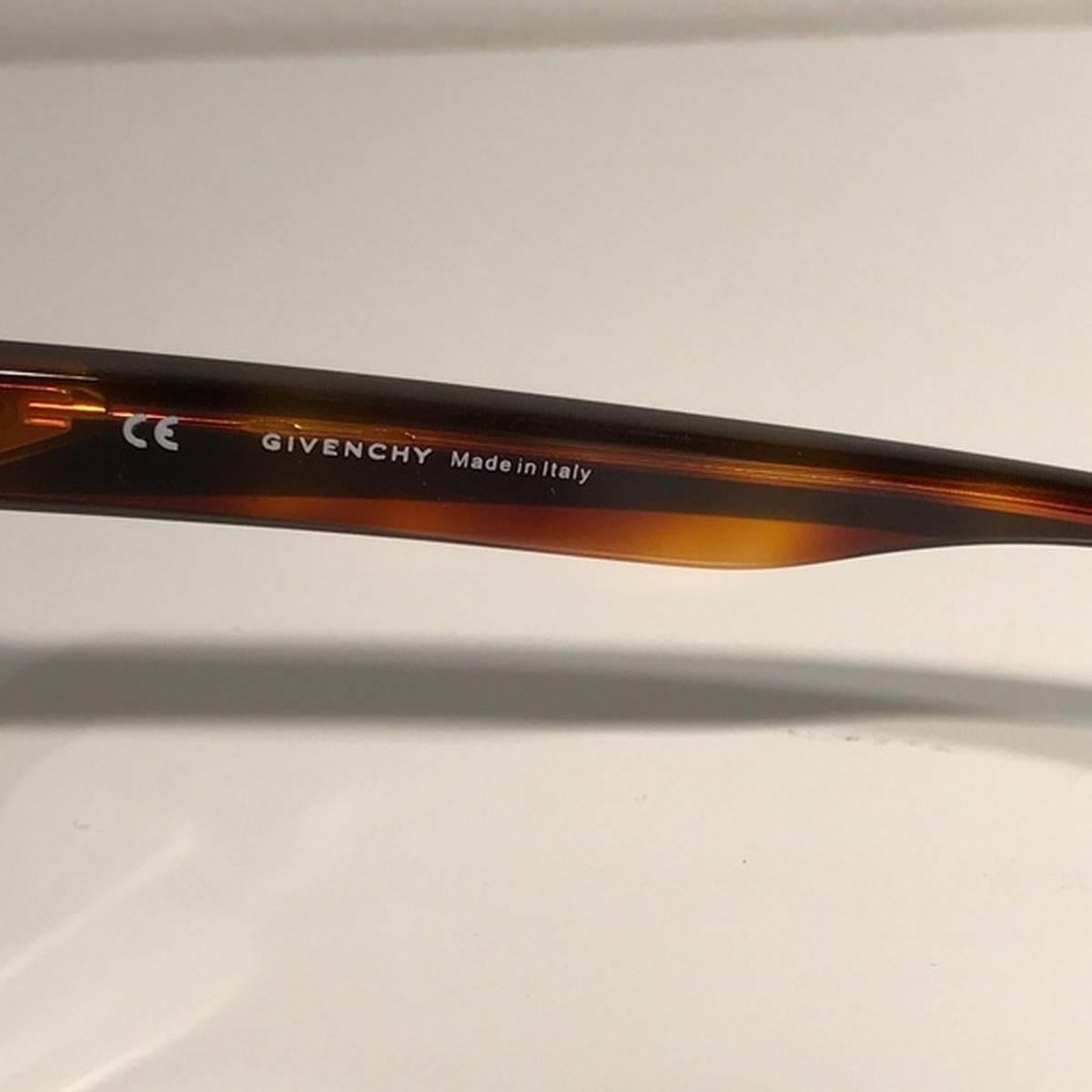 Givenchy Brown Rectangular Sunglasses In New Condition In Los Angeles, CA