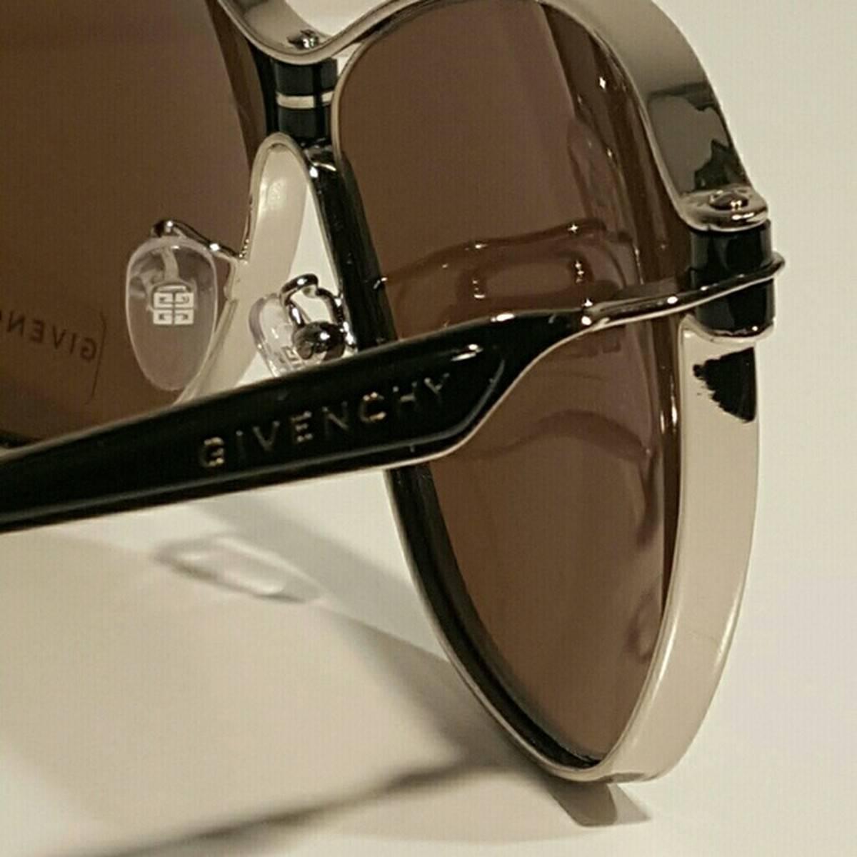 Givenchy Oval Sunglasses In New Condition In Los Angeles, CA