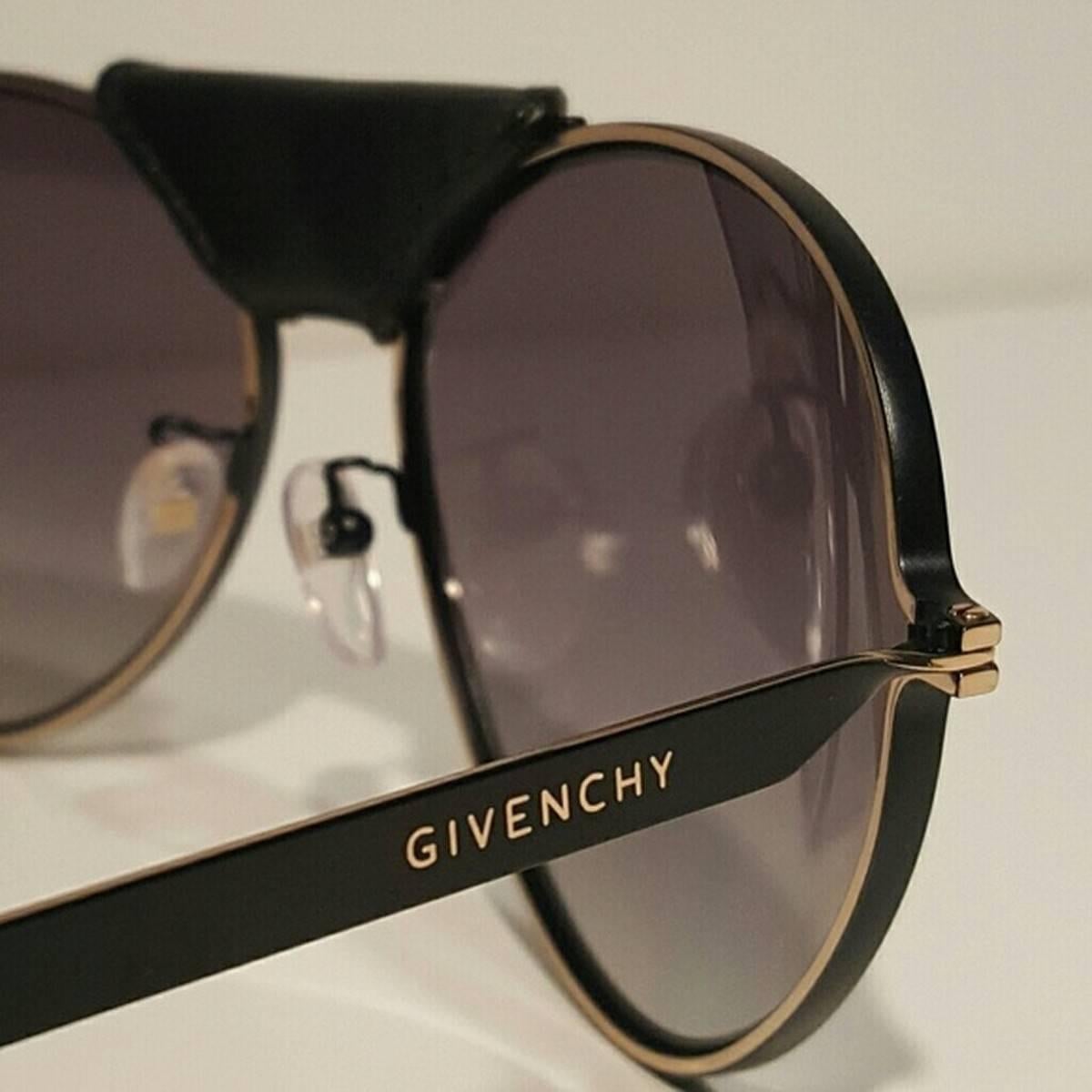 Givenchy Gold Aviator Sunglasses In New Condition In Los Angeles, CA