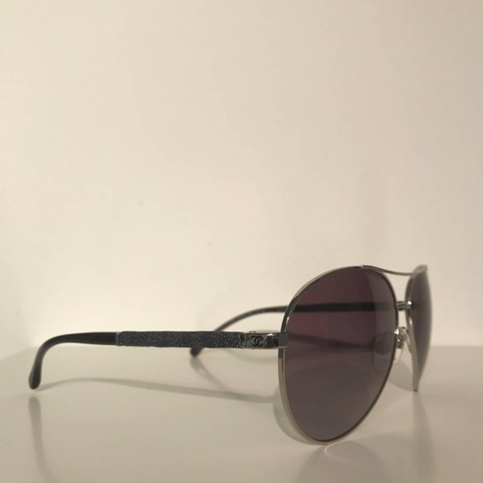Chanel Aviator Sunglasses (Silver, Size - OS)
Brand new. 