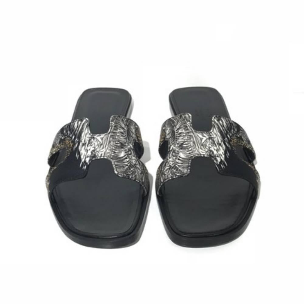 Hermes Oran Black Sandals (Size - 8) For Sale