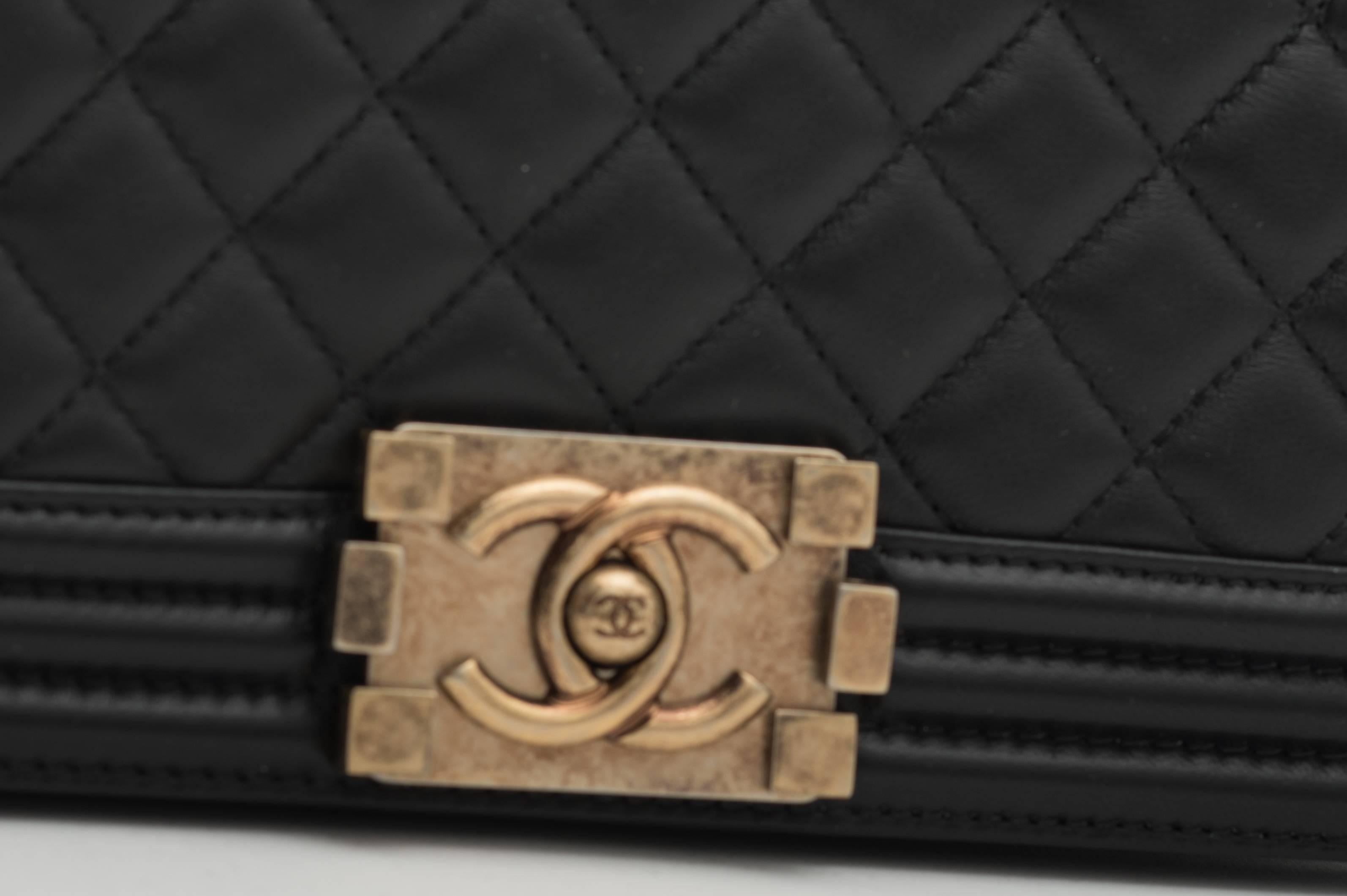 Chanel Old Medium Flap Bag Quilted Leather For Sale 1