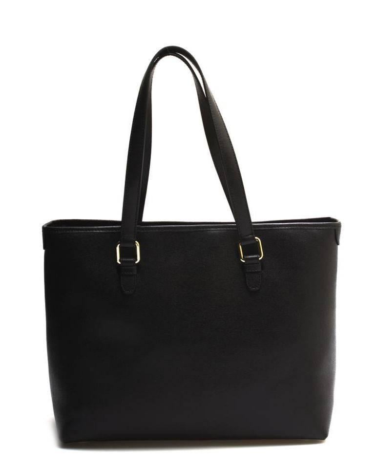 Versace Collection Leather Shopper Tote Bag, Black

Designed in saffiano leather, this Versace Collection shopper tote is an oversized design perfect for a woman who loves to take everything with her. With a zippered top and generous interior, you