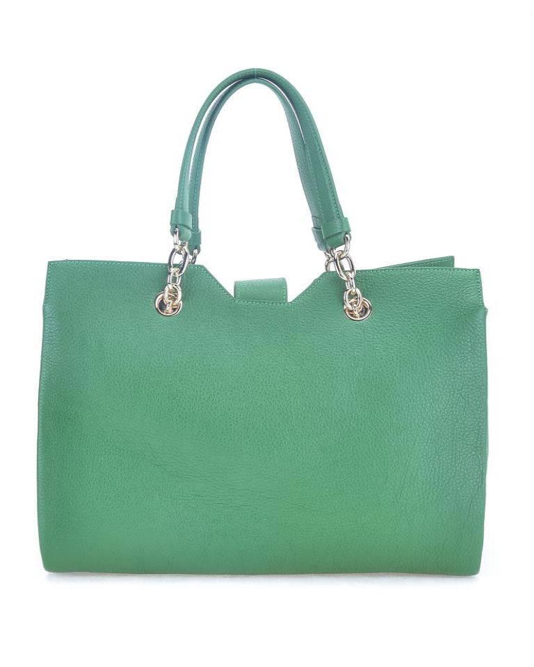 Versace Collection Pebble Leather Tote, Green

Sleek, stylish Versace bag for any formal and casual occasion 

Features:
o 100% Authentic Versace Collection leather tote
o Made from genuine leather in grainy finish
o Studded with gold-tone