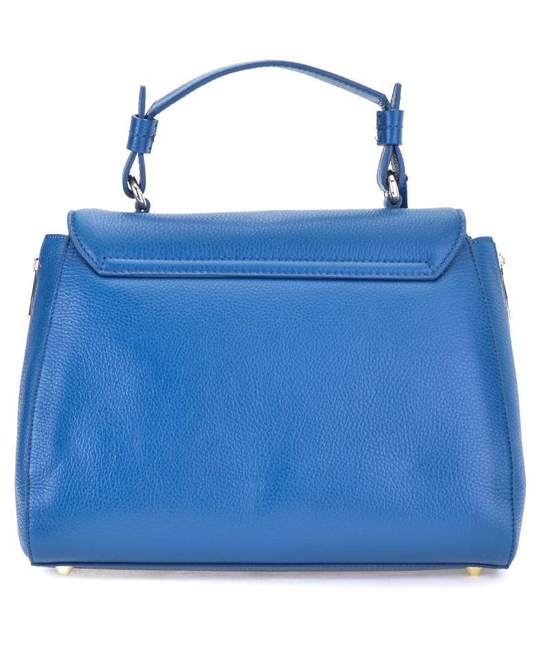 Versace Collection Pebble Leather Satchel, Blue

With elegant style and high-quality leather, this handbag from Versace is a chic addition to your everyday look. Constructed of stamped calfskin leather, this bag also features a goldtone Versace