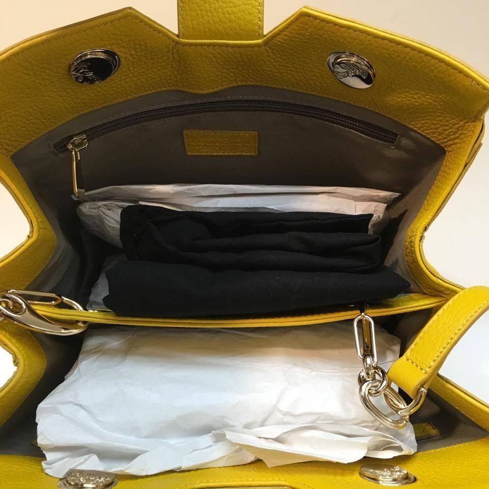 Pebbled Leather Yellow Tote Bag In New Condition In Los Angeles, CA