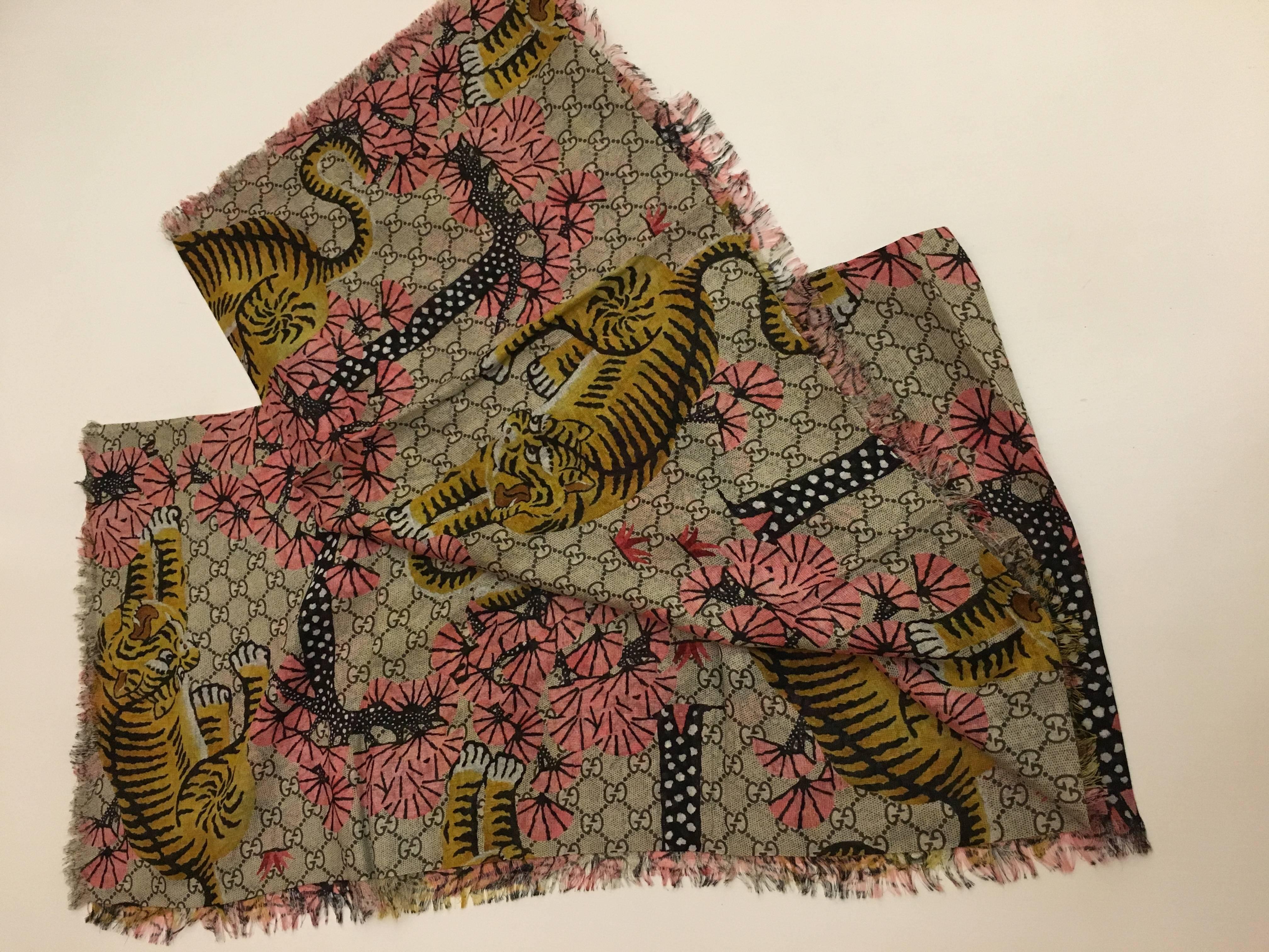 Gucci Bengal Print Shawl In New Condition In Los Angeles, CA