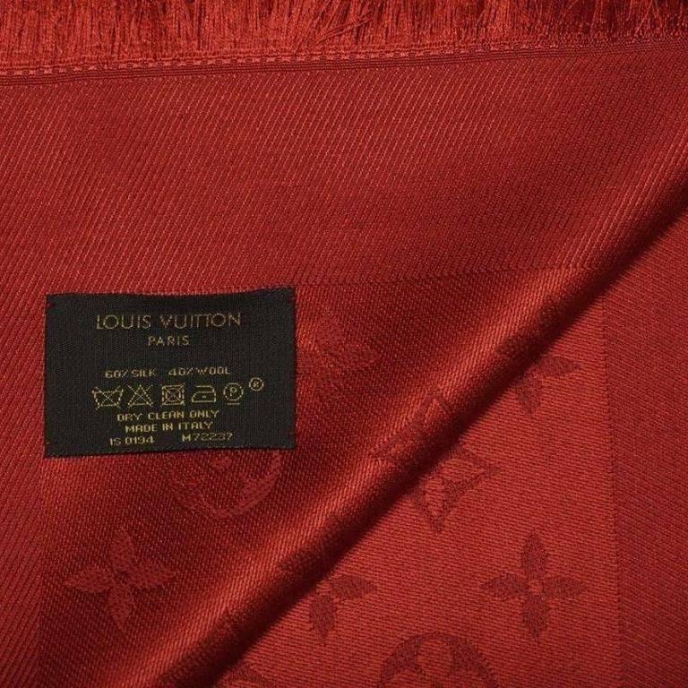 Louis Vuitton Monogram Shawl Pomme d'amour (M72237) In Excellent Condition For Sale In Los Angeles, CA