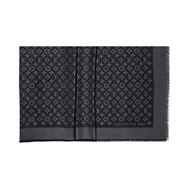 Louis Vuitton M72252 Monogram Shine Shawl Black 

From Louis Vuitton collection, this luxuriously soft monogram shawl is subtle, feminine and ideal for everyday use. Soft and warm due to its mixture of silk and wool this shawl is printed