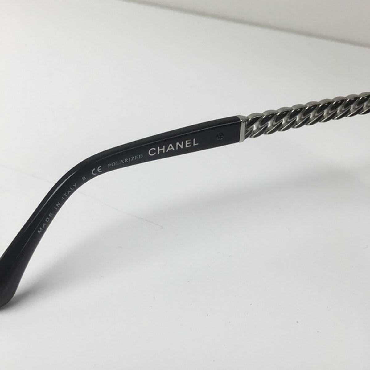 Chanel Chain Sunglasses Black In New Condition In Los Angeles, CA