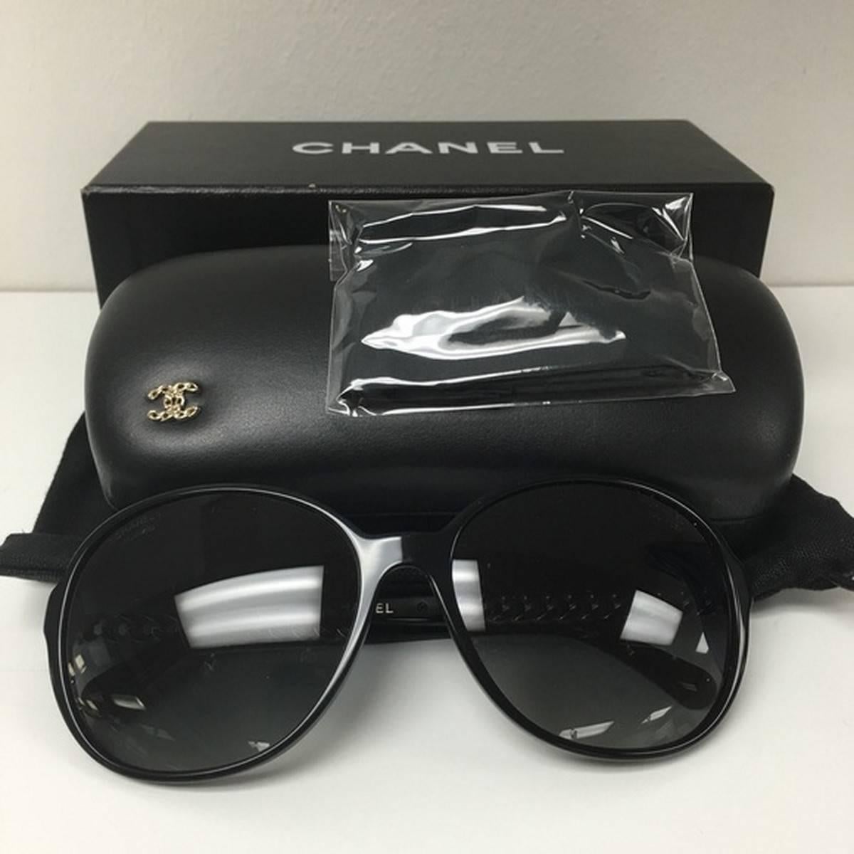 Women's Chanel Chain Sunglasses Black