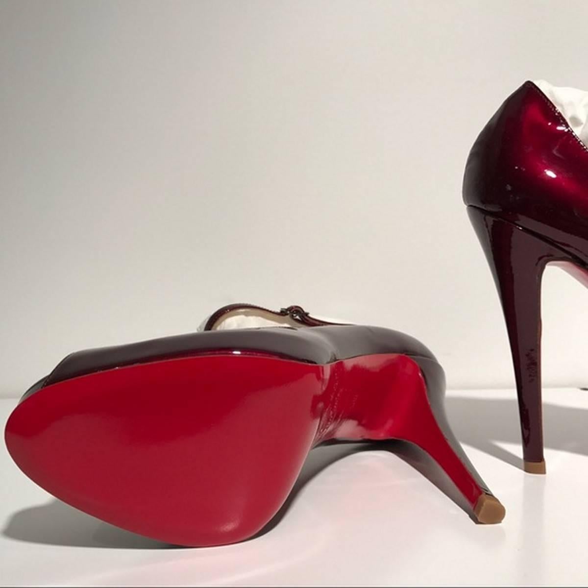 Christian Louboutin Patent Leather Peep Toe Heels (Size - 8) In New Condition In Los Angeles, CA