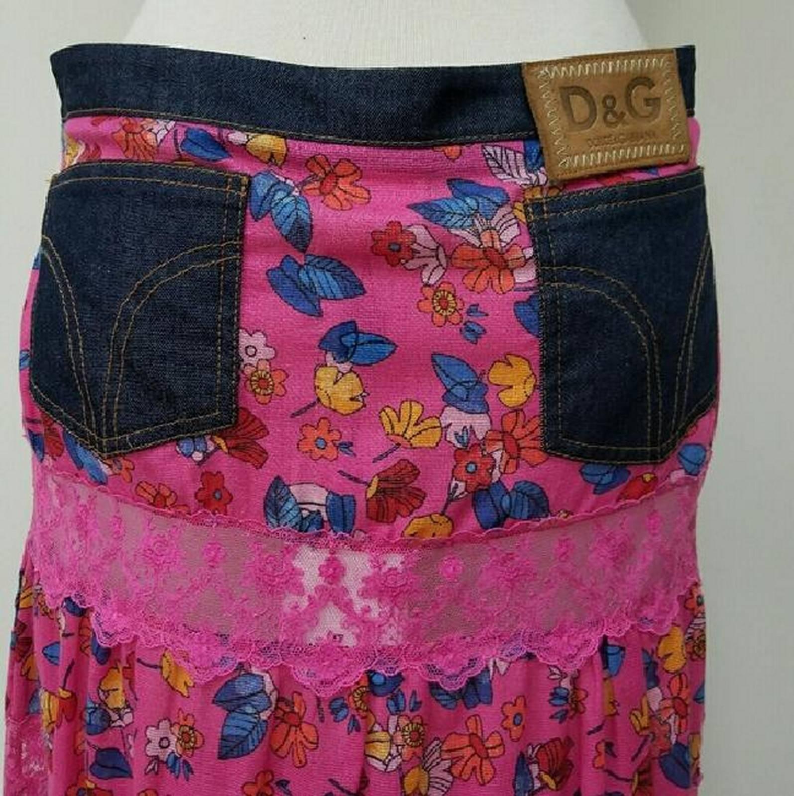 Pink Dolce&Gabbana Lace Skirt - Size: 12 (L, 32, 33)
